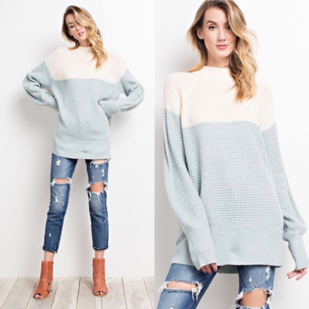 Color Block Waffle Knit Split Back Sweater - Picture 3 of 8